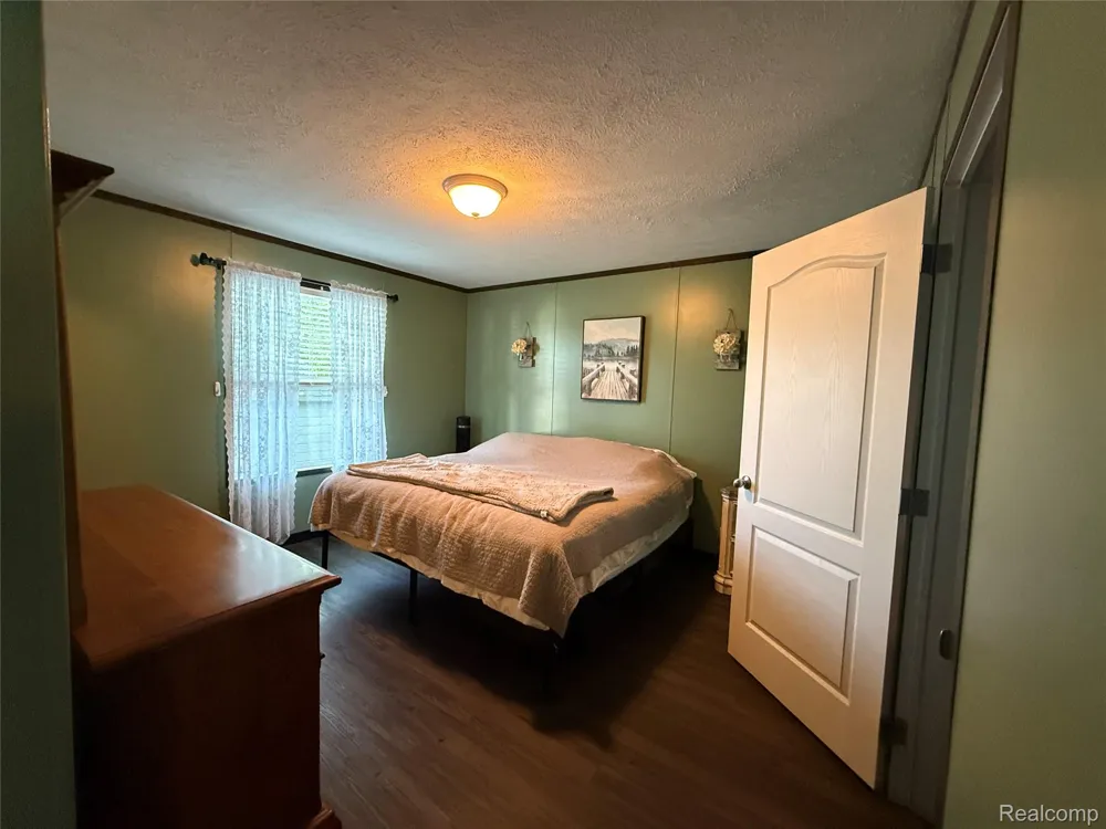 1101 Forest Lane Columbus Township, MI 48063