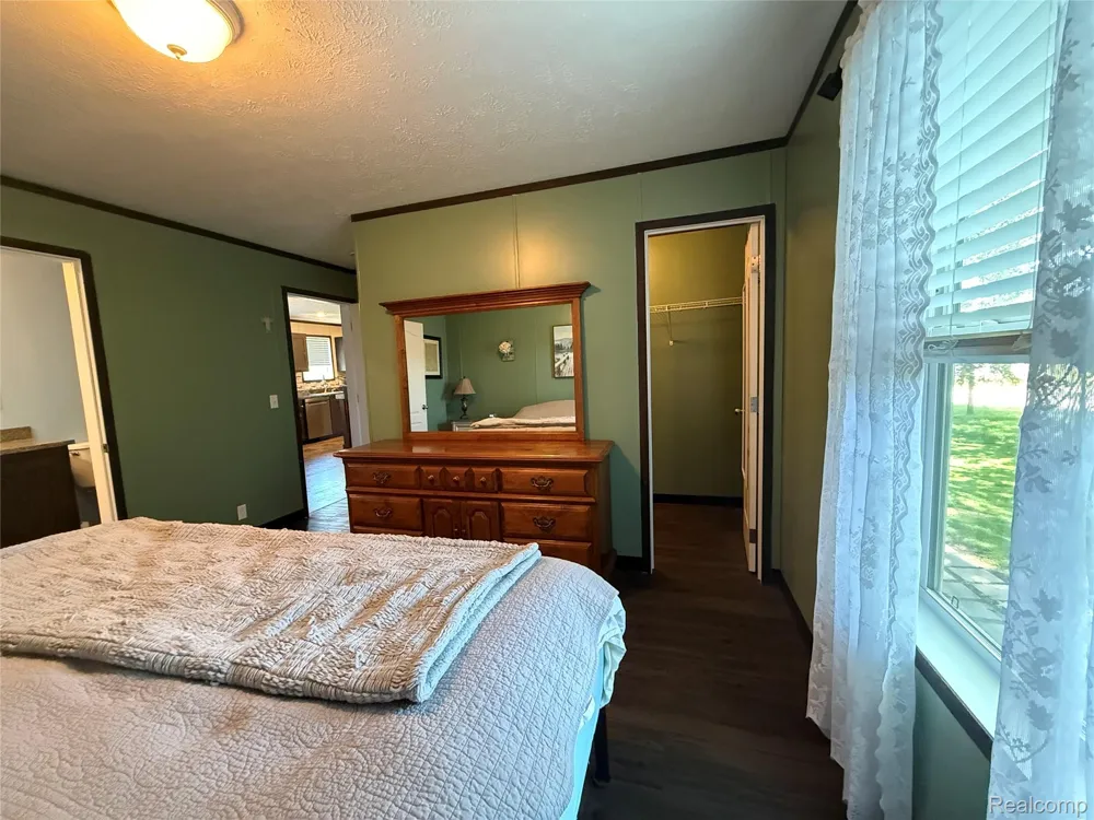 1101 Forest Lane Columbus Township, MI 48063