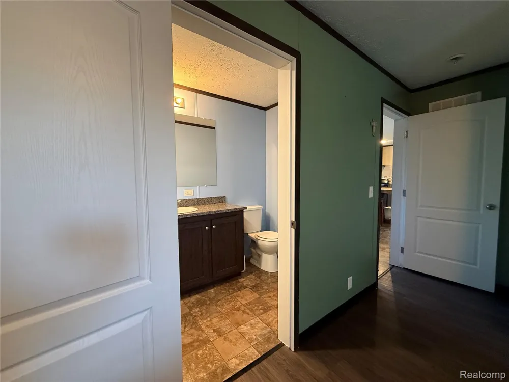 1101 Forest Lane Columbus Township, MI 48063