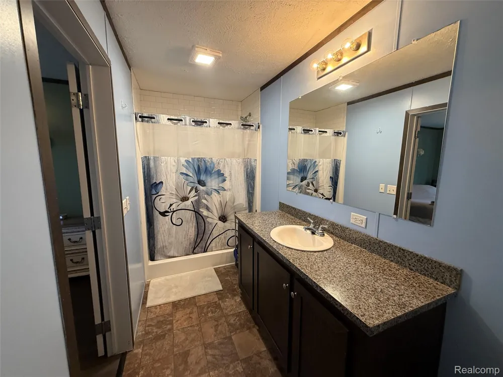 1101 Forest Lane Columbus Township, MI 48063