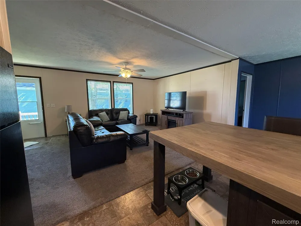 1101 Forest Lane Columbus Township, MI 48063