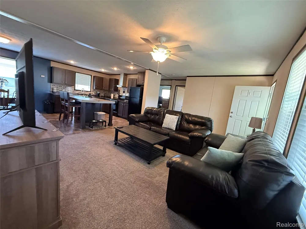 1101 Forest Lane Columbus Township, MI 48063