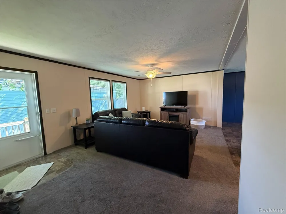 1101 Forest Lane Columbus Township, MI 48063