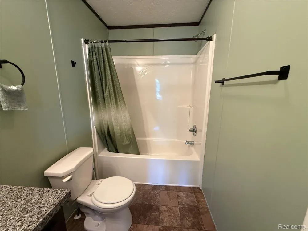 1101 Forest Lane Columbus Township, MI 48063
