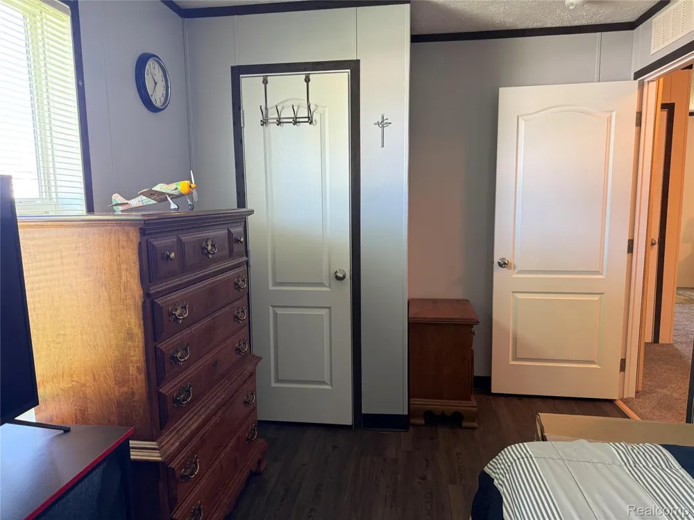 1101 Forest Lane Columbus Township, MI 48063