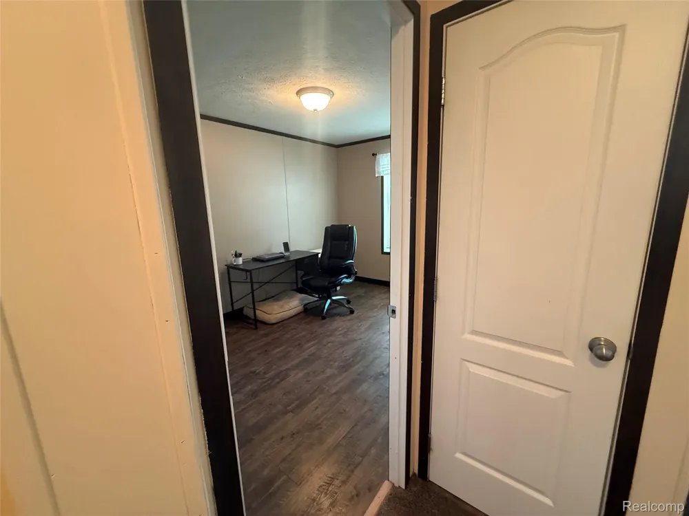 1101 Forest Lane Columbus Township, MI 48063