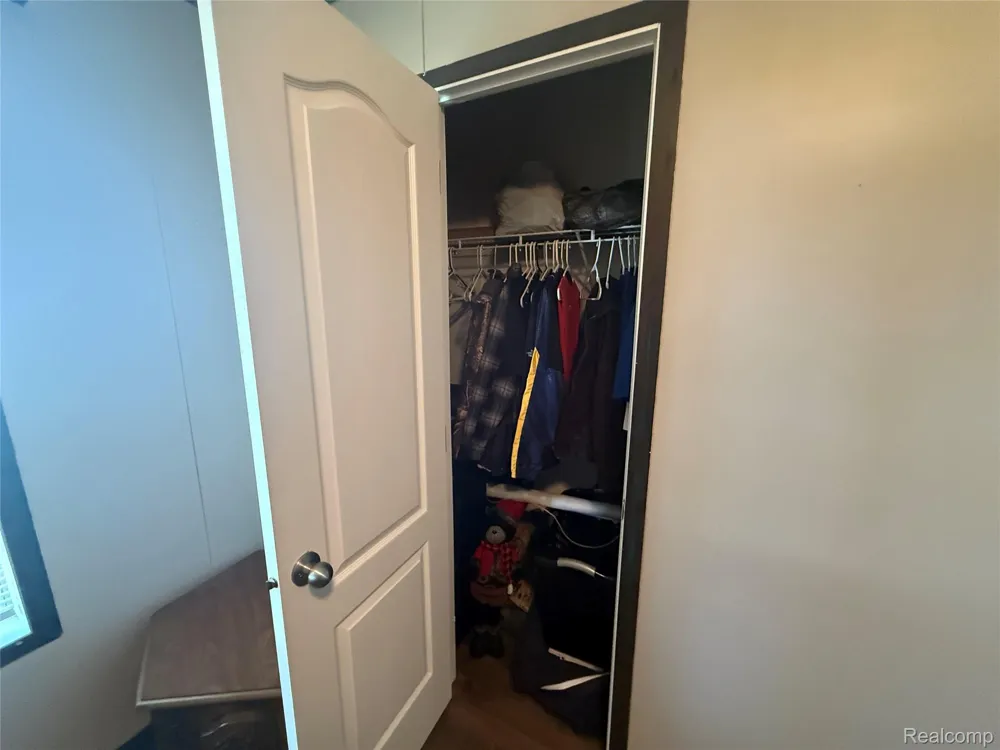 1101 Forest Lane Columbus Township, MI 48063