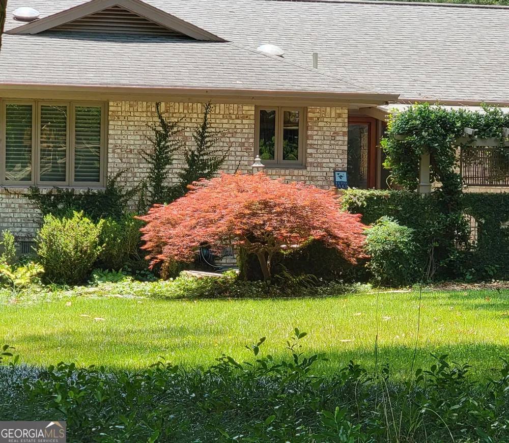 2469 Circlewood Road NE