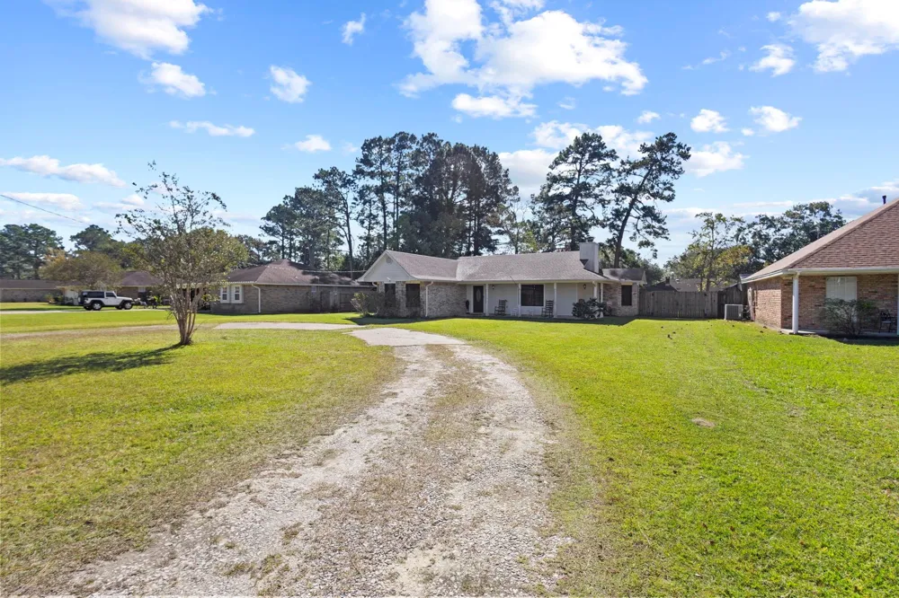 125 Williams Road Lumberton, TX 77657