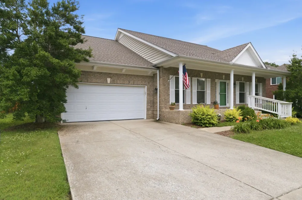 917 Falling Water Ct Nashville, TN 37221