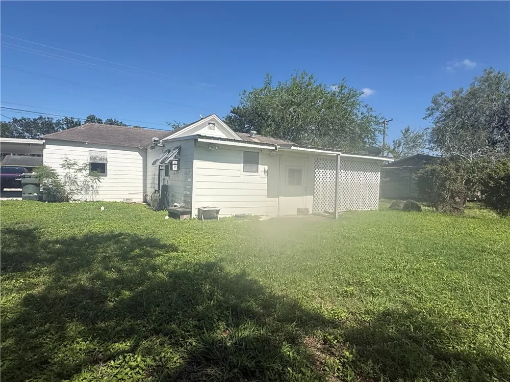 1700 S Cameron Street Alice, TX 78332