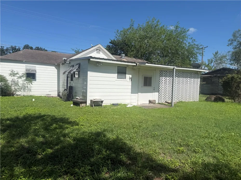 1700 S Cameron Street Alice, TX 78332