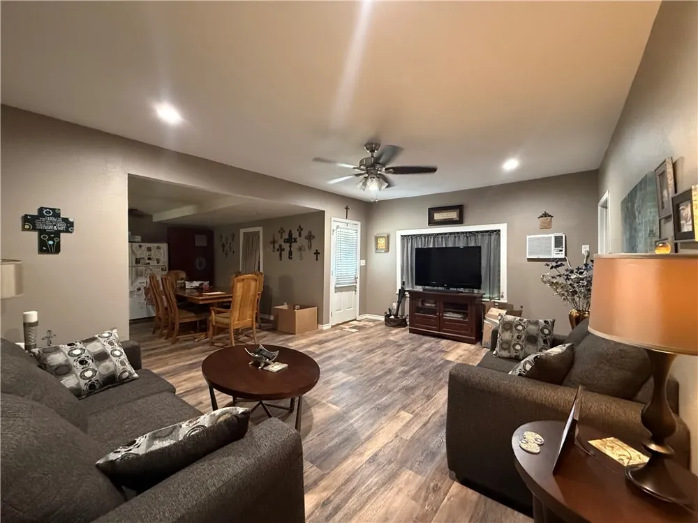 1700 S Cameron Street Alice, TX 78332