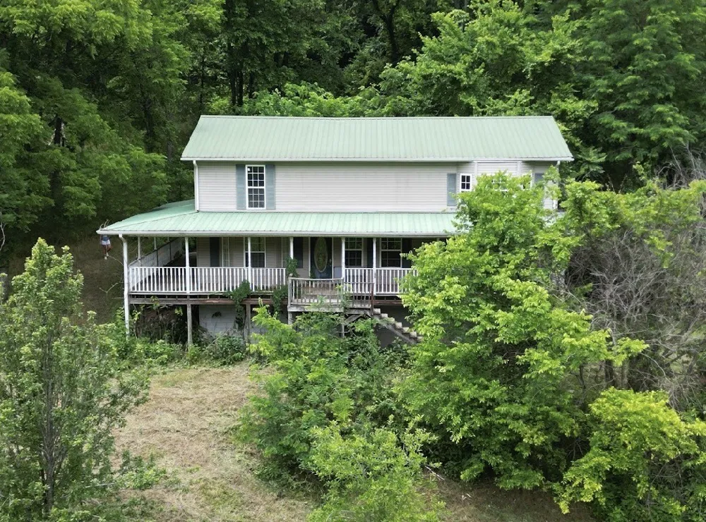 98 Hackett Valley Rd Hickman, TN 38567