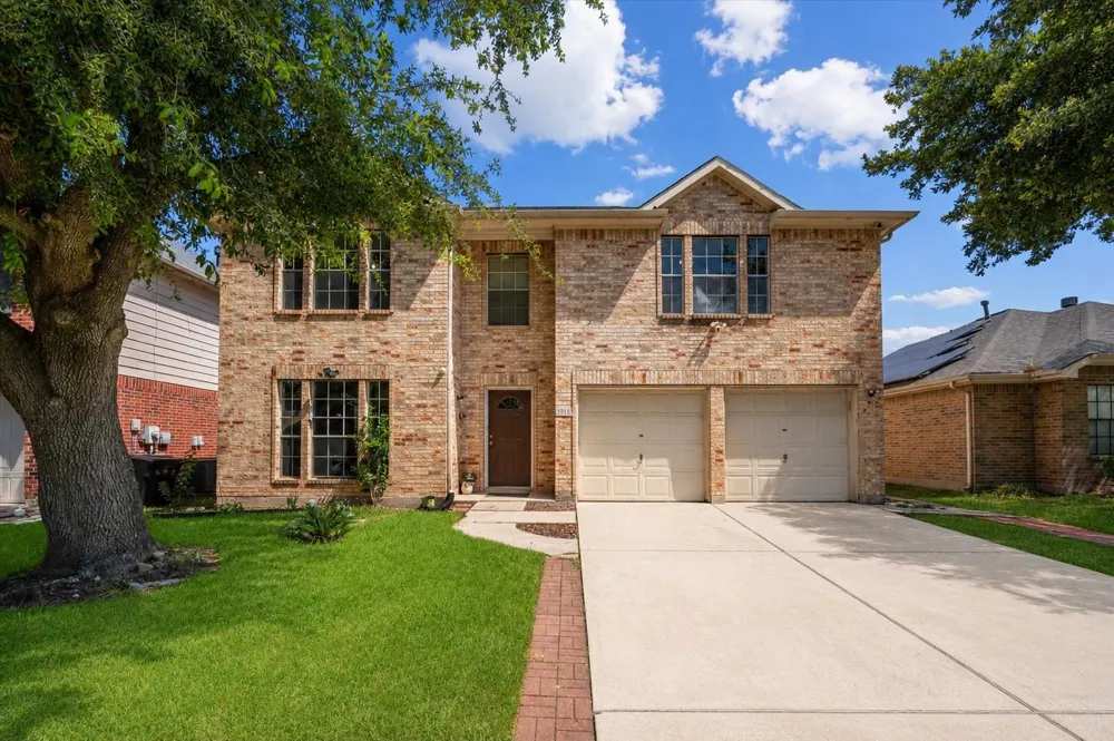 5918 Stirring Winds Lane Houston, TX 77086