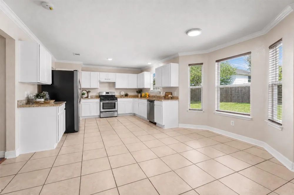 5918 Stirring Winds Lane Houston, TX 77086
