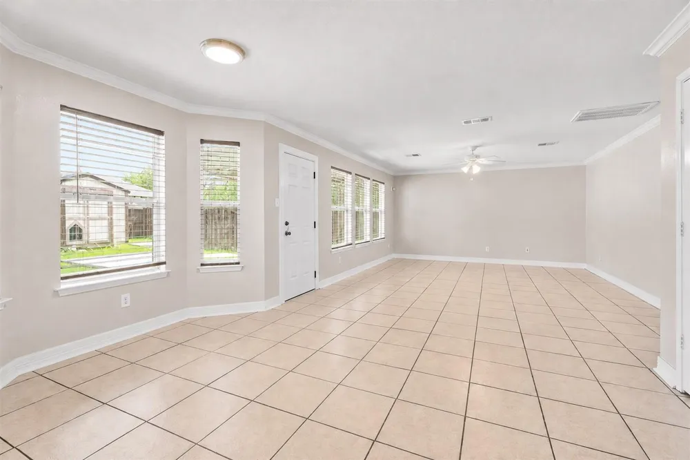 5918 Stirring Winds Lane Houston, TX 77086