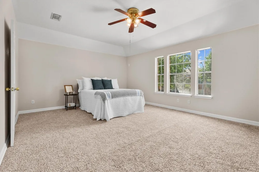 5918 Stirring Winds Lane Houston, TX 77086
