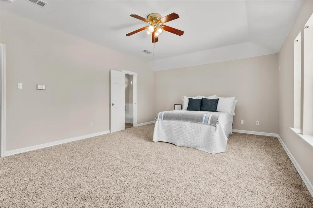 5918 Stirring Winds Lane Houston, TX 77086