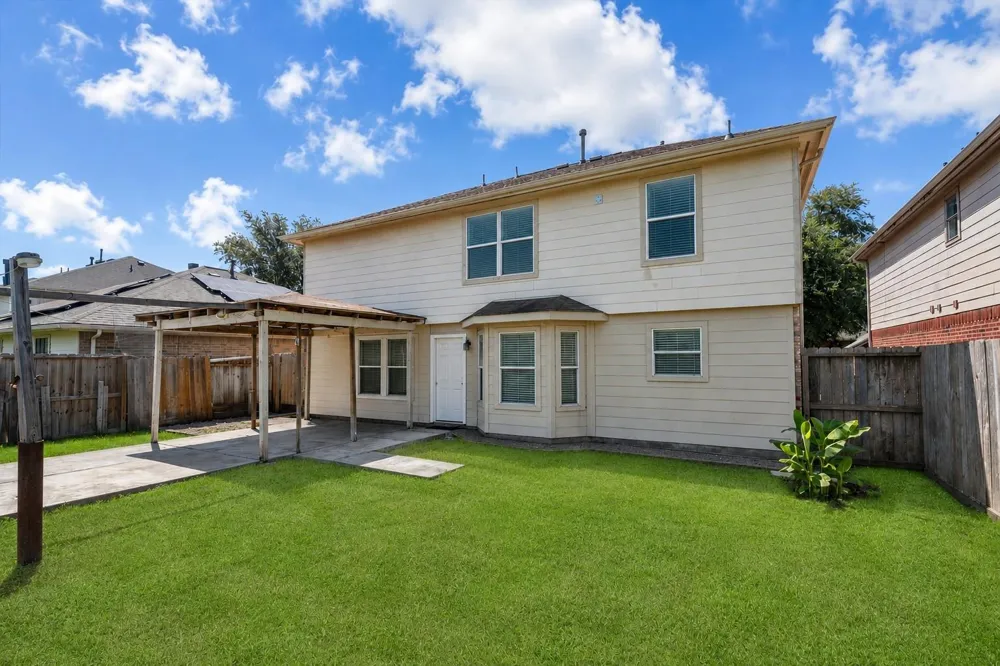 5918 Stirring Winds Lane Houston, TX 77086