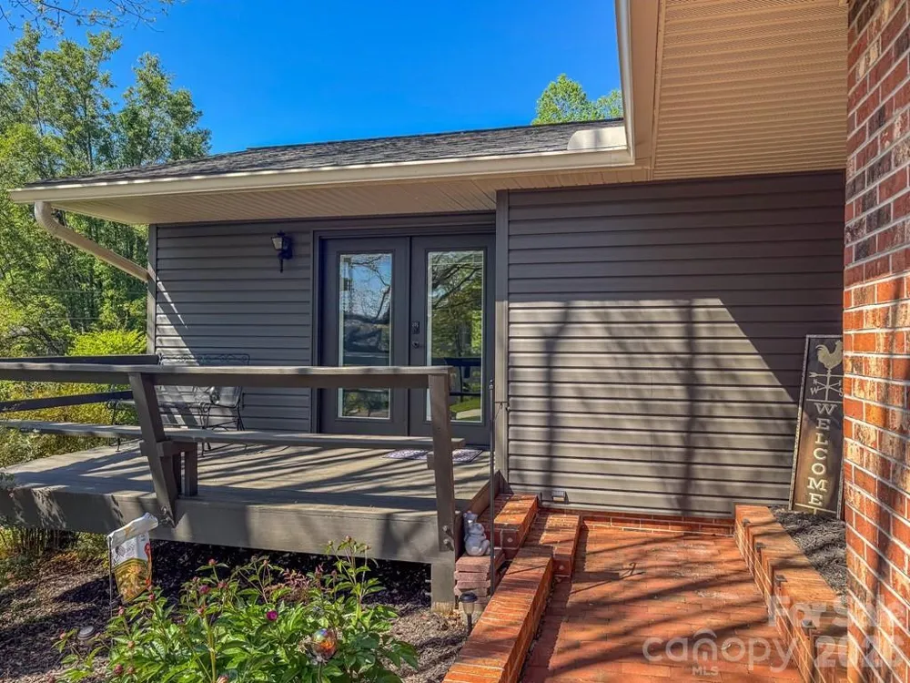 52 Briar Patch Road Cullowhee, NC 28723