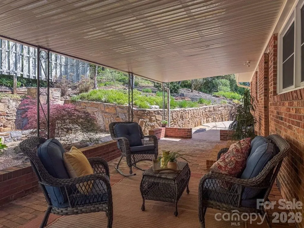 52 Briar Patch Road Cullowhee, NC 28723