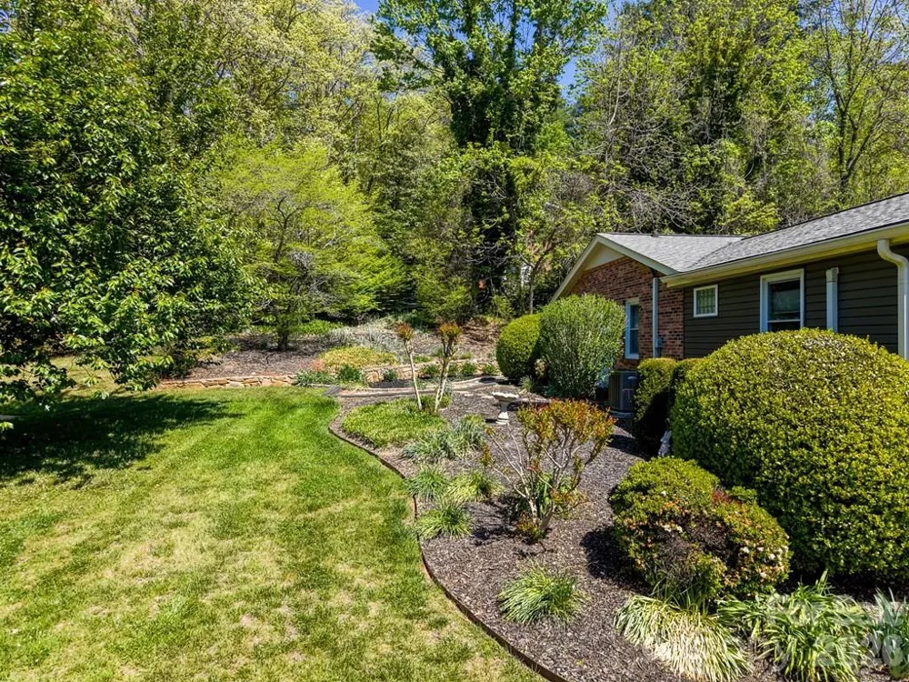 52 Briar Patch Road Cullowhee, NC 28723