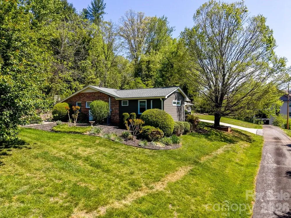 52 Briar Patch Road Cullowhee, NC 28723