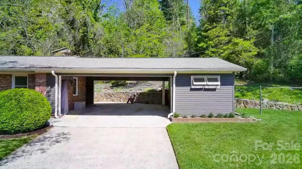 52 Briar Patch Road Cullowhee, NC 28723