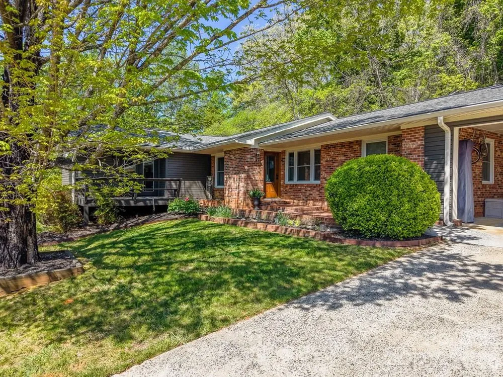 52 Briar Patch Road Cullowhee, NC 28723