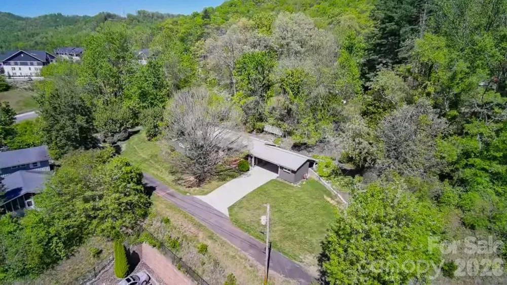 52 Briar Patch Road Cullowhee, NC 28723