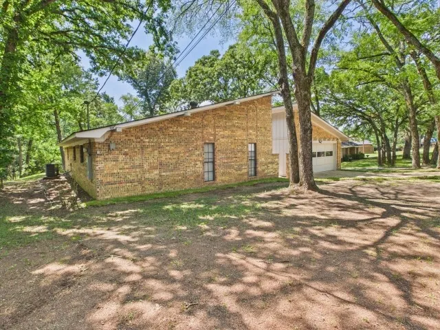 1406 Loma Linda Drive Athens, TX 75752