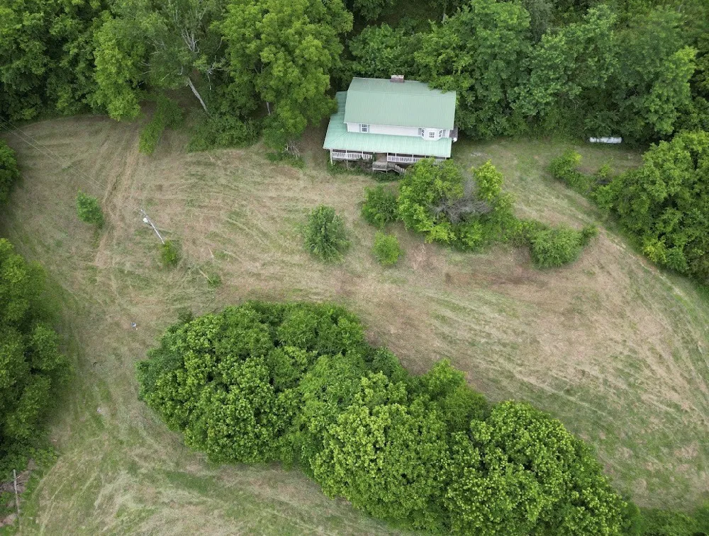 98 Hackett Valley Rd Hickman, TN 38567