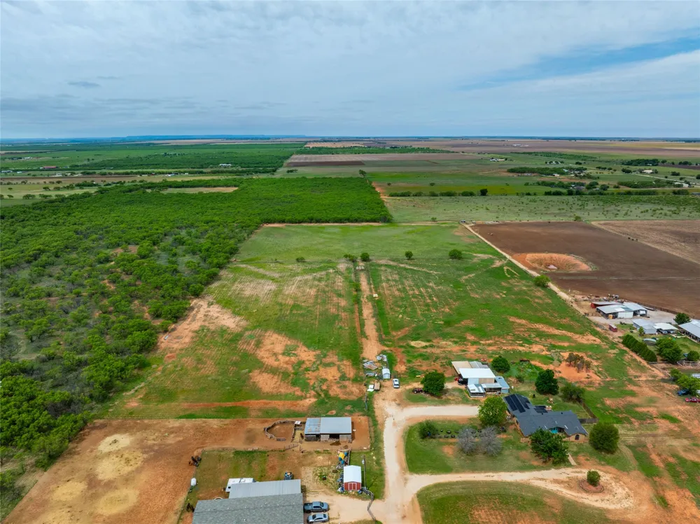 2404 Hawley, TX 79525
