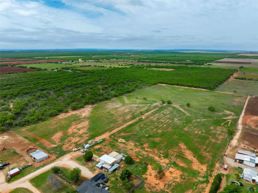 2404 Hawley, TX 79525