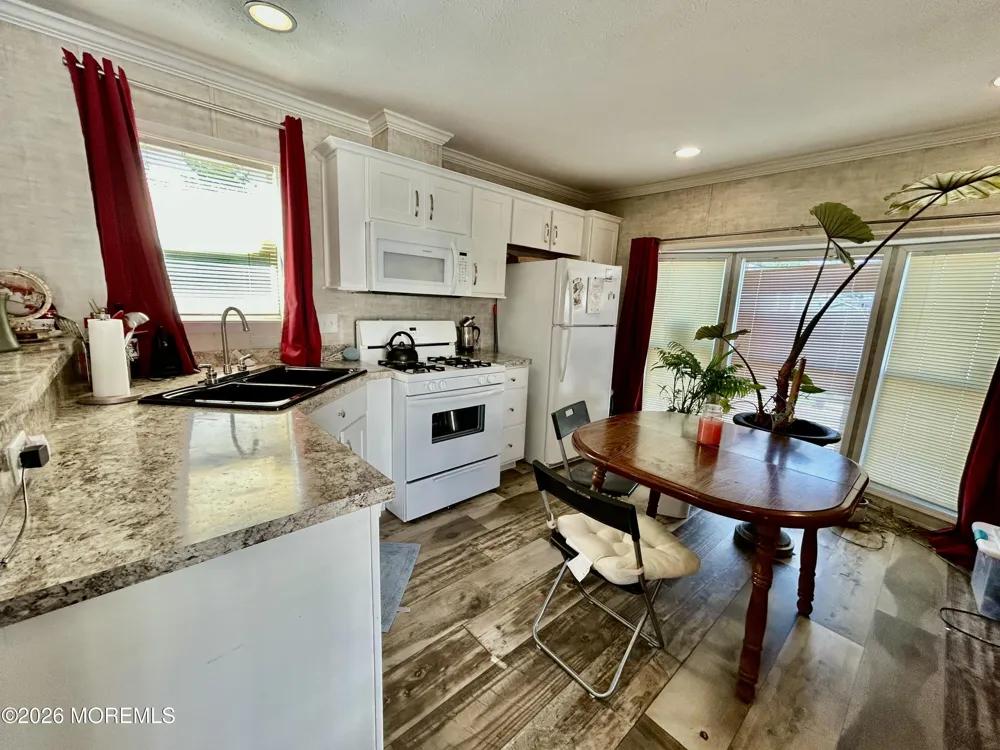 31 Monique Circle Hazlet, NJ 07730