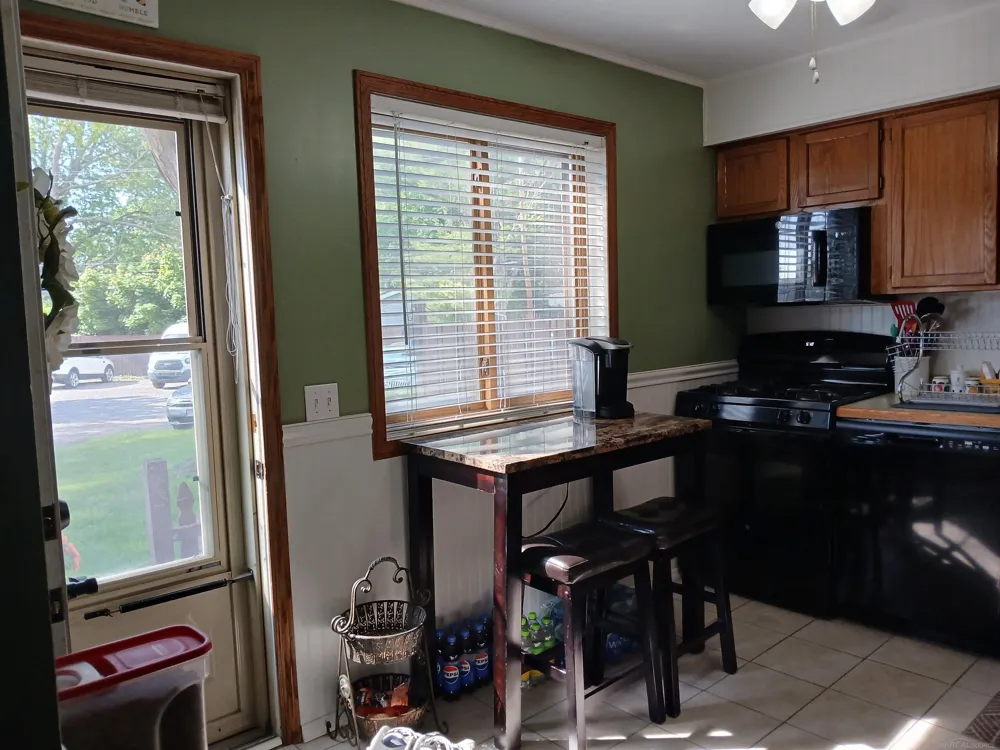 29130 Tessmer Court Madison Heights City, MI 48071