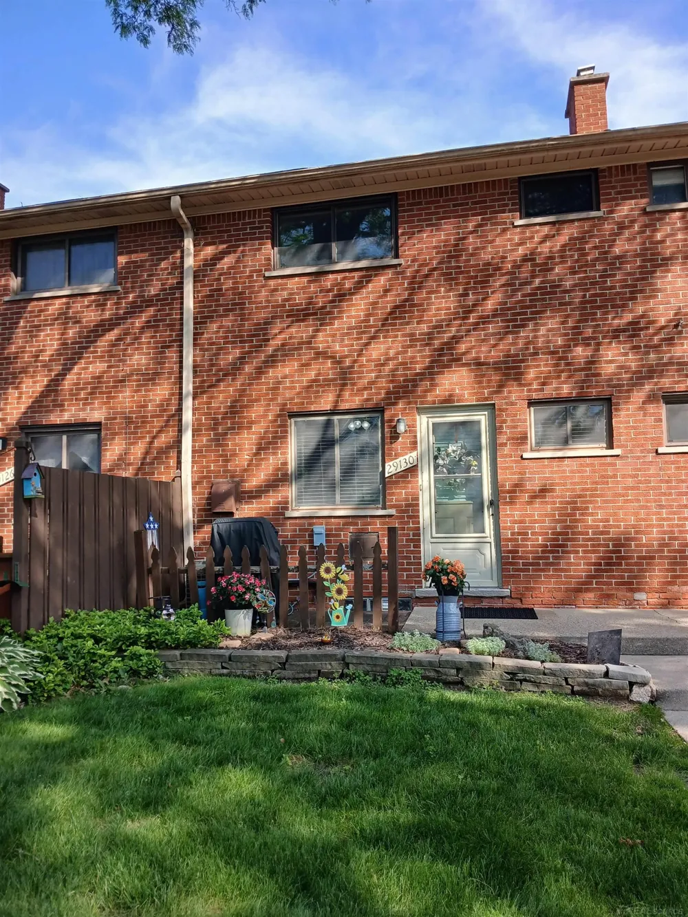 29130 Tessmer Court Madison Heights City, MI 48071