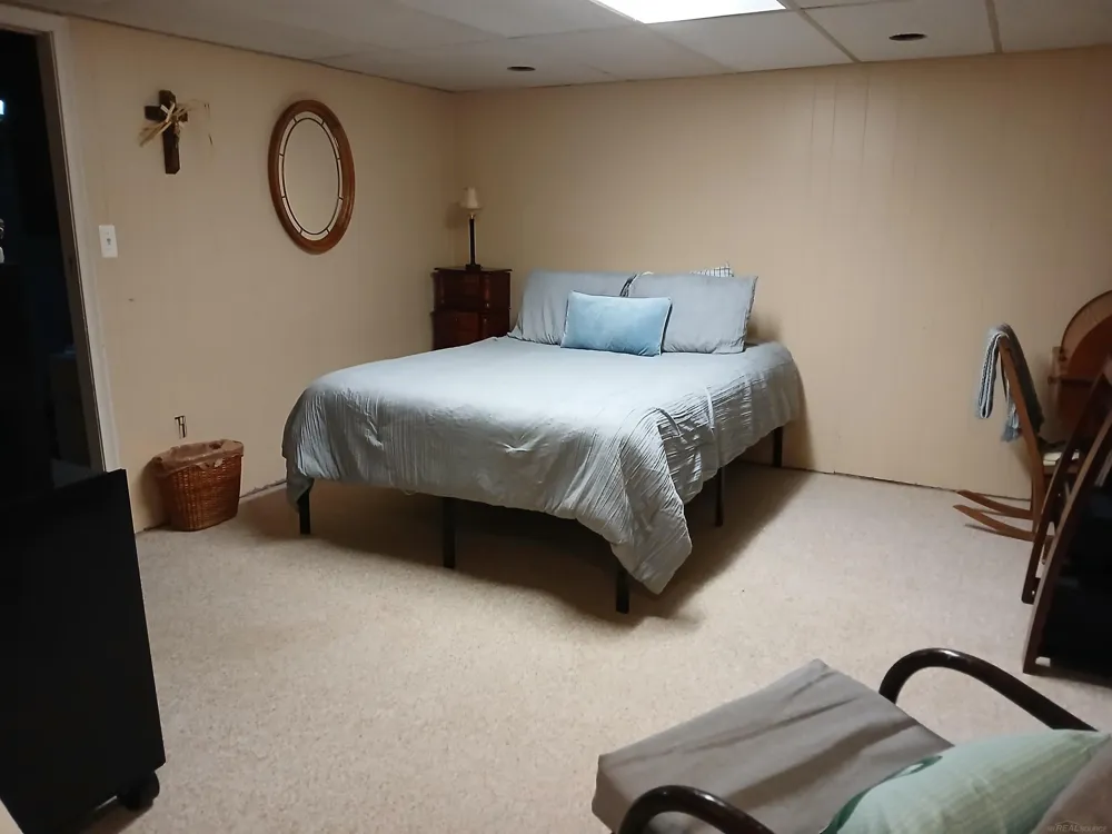 29130 Tessmer Court Madison Heights City, MI 48071