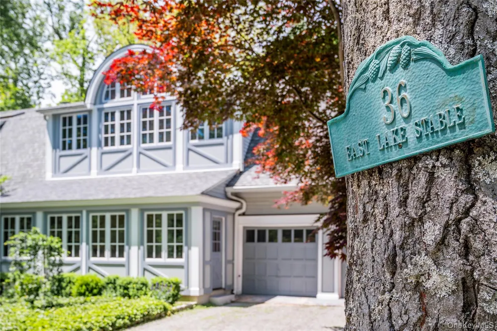 34-36 E Lake Stable Road Tuxedo Park, NY 10987