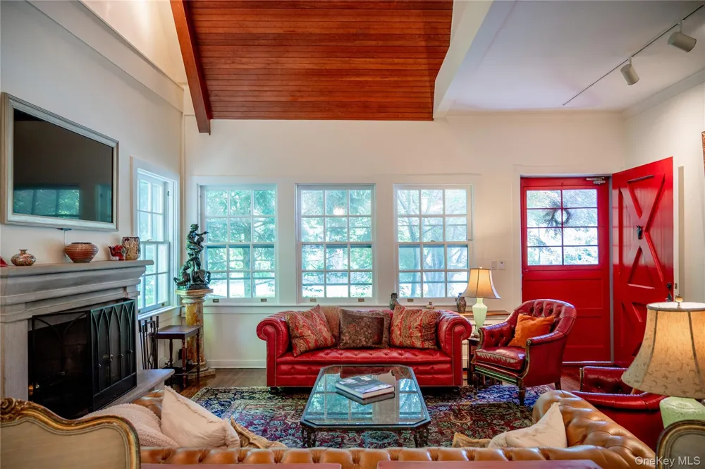 34-36 E Lake Stable Road Tuxedo Park, NY 10987