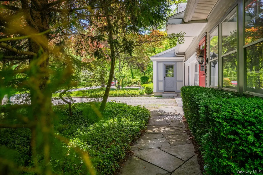 34-36 E Lake Stable Road Tuxedo Park, NY 10987