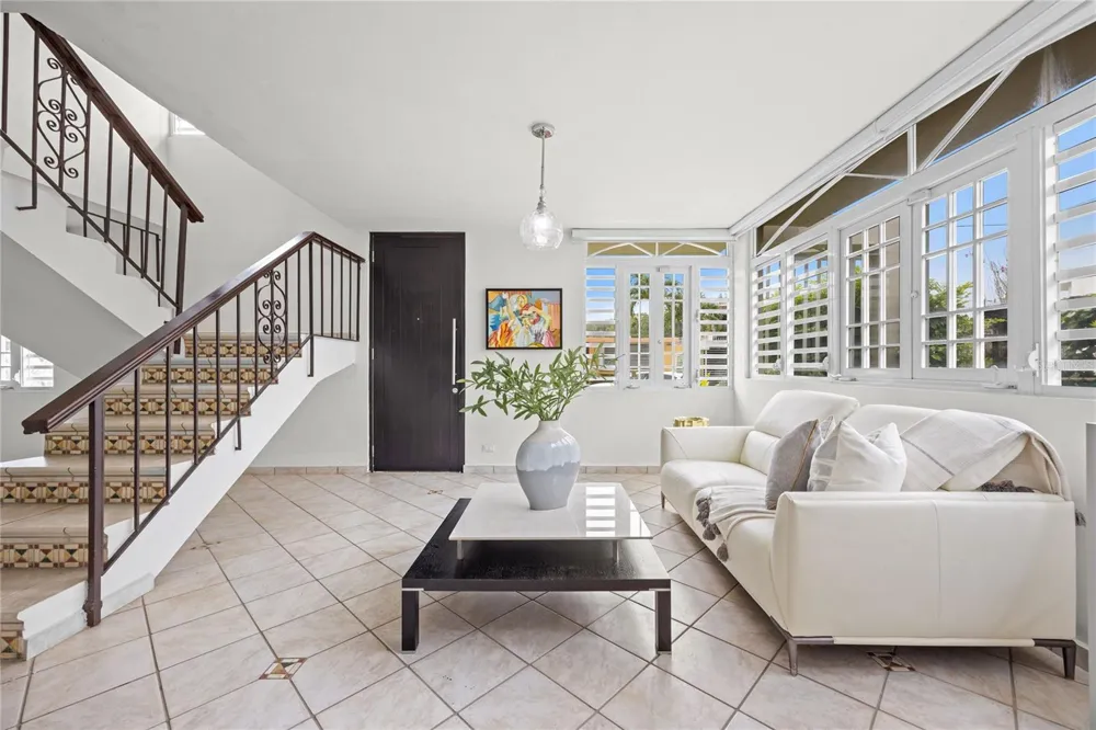 Calle 6 H17 TINTILLO GARDENS Guaynabo, PR 00966