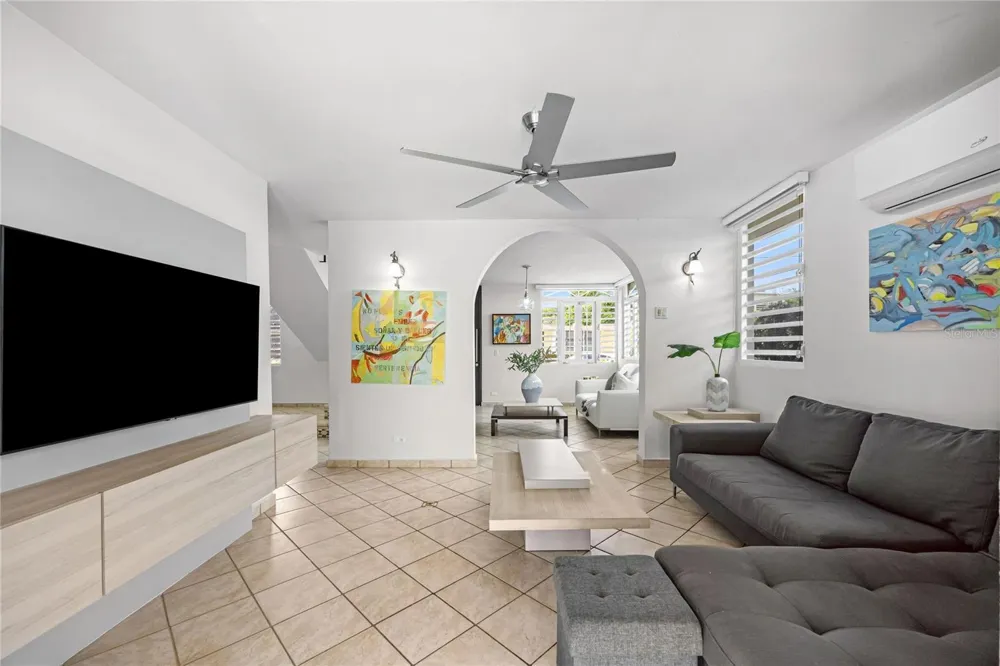 Calle 6 H17 TINTILLO GARDENS Guaynabo, PR 00966
