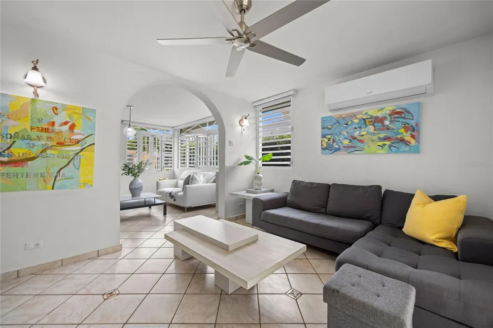 Calle 6 H17 TINTILLO GARDENS Guaynabo, PR 00966
