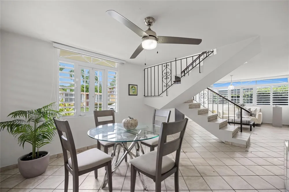Calle 6 H17 TINTILLO GARDENS Guaynabo, PR 00966