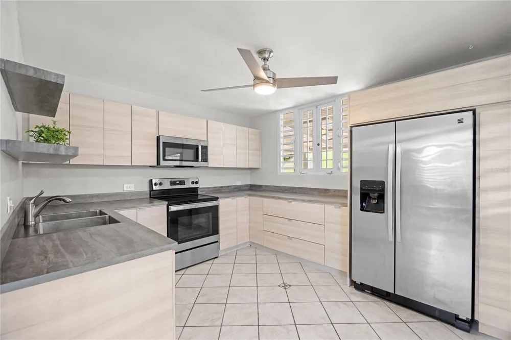 Calle 6 H17 TINTILLO GARDENS Guaynabo, PR 00966