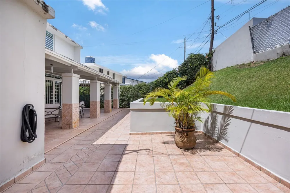 Calle 6 H17 TINTILLO GARDENS Guaynabo, PR 00966