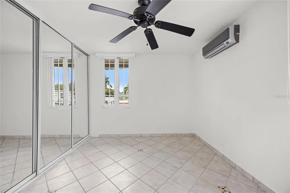 Calle 6 H17 TINTILLO GARDENS Guaynabo, PR 00966