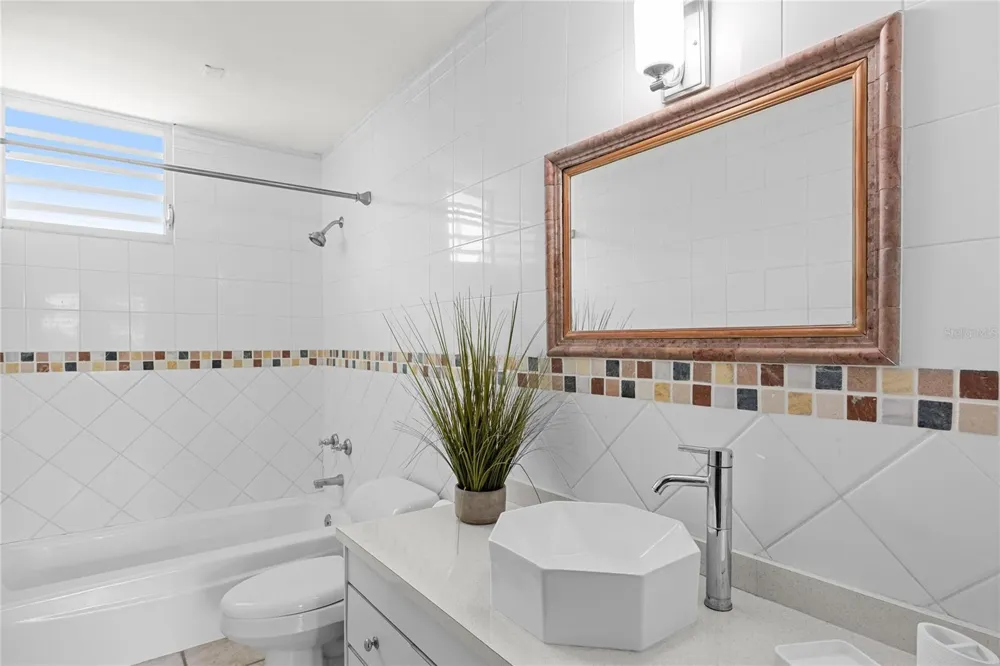 Calle 6 H17 TINTILLO GARDENS Guaynabo, PR 00966